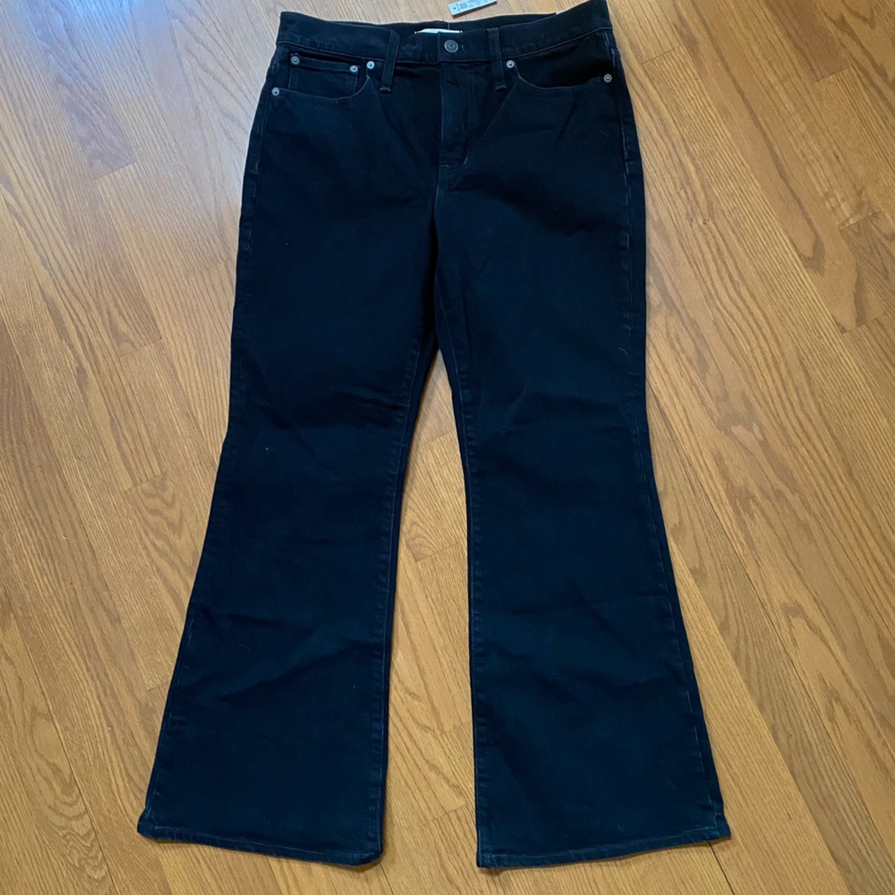 The Petite Perfect Vintage Flare Jean in Sherborn Wash 30P